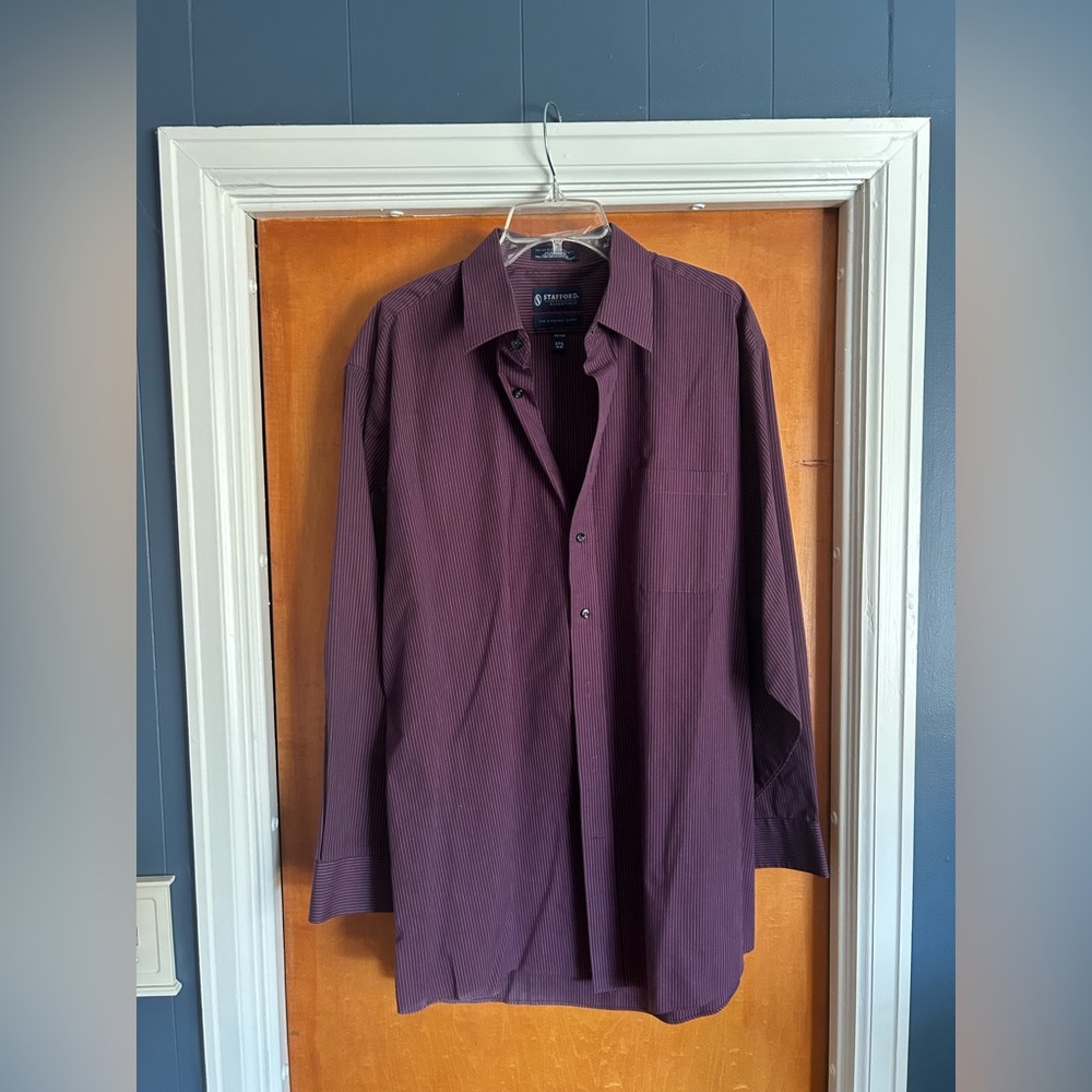 *Husband’s closet purge, buy 2 get 1 free* Men’s button down